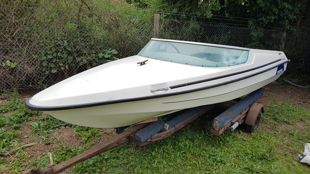 SPEEDBOAT